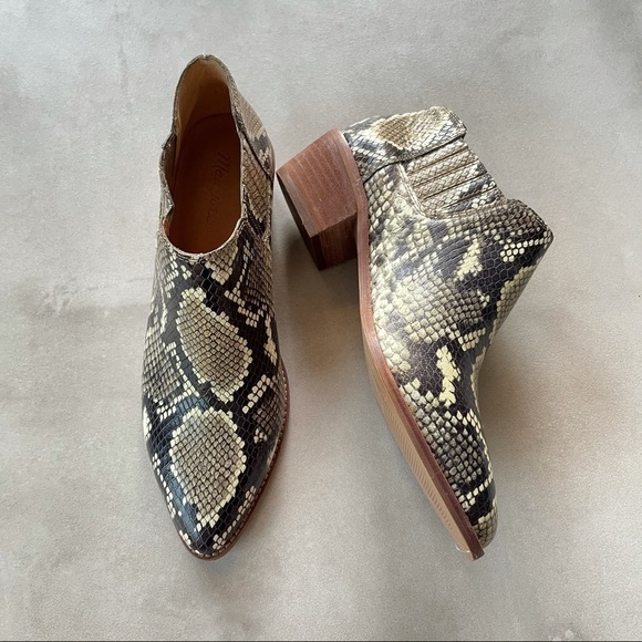 NWOT Madewell Sonia Chelsea Boots in Snake Prints